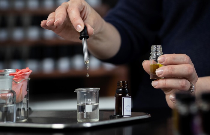 Understanding Carrier Oils vs Perfumer's Alcohol